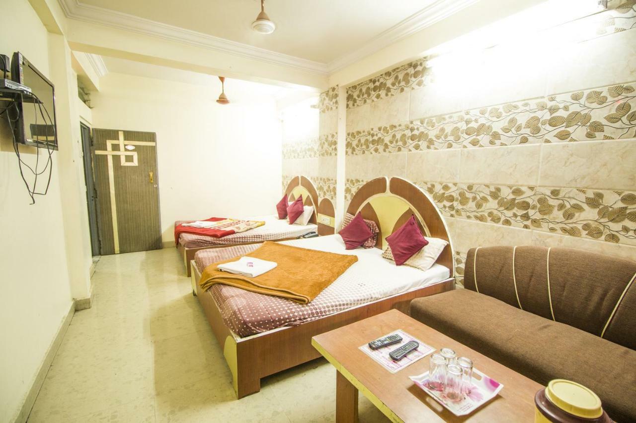 Hotel Gujarat Palace อุจเจน ภายนอก รูปภาพ