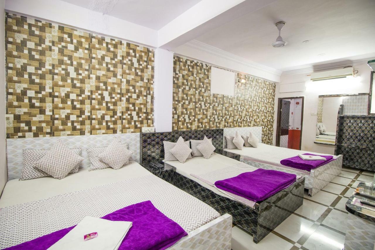 Hotel Gujarat Palace อุจเจน ภายนอก รูปภาพ
