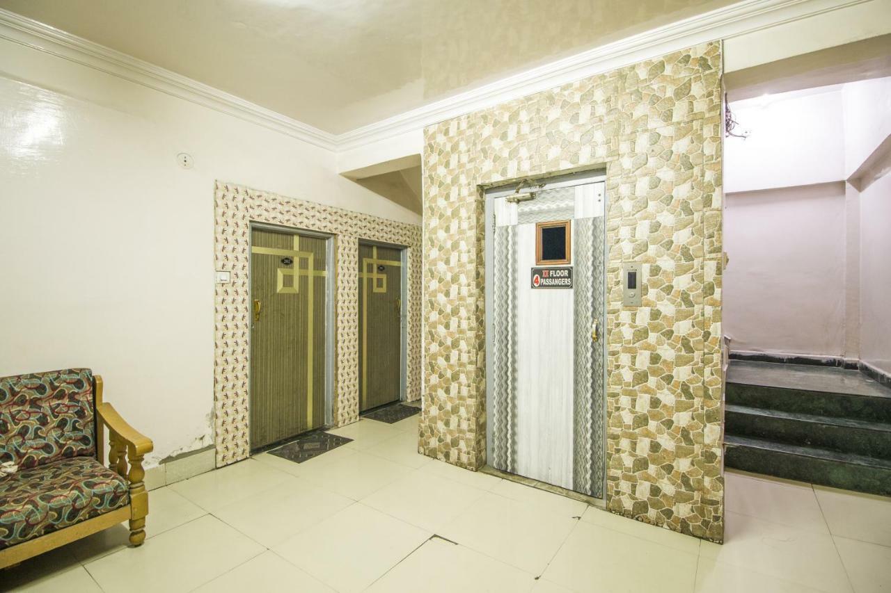 Hotel Gujarat Palace อุจเจน ภายนอก รูปภาพ