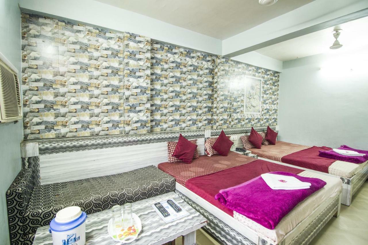 Hotel Gujarat Palace อุจเจน ภายนอก รูปภาพ