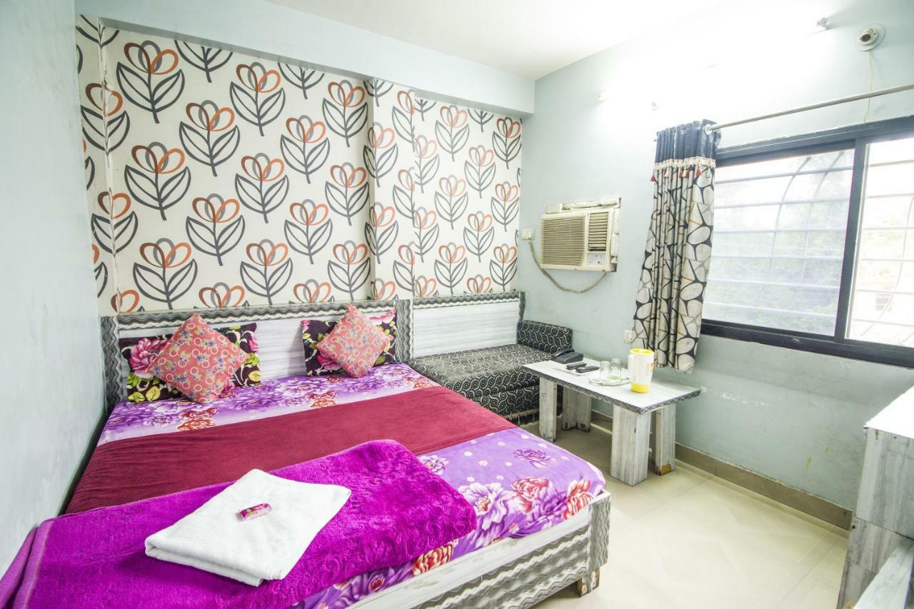 Hotel Gujarat Palace อุจเจน ภายนอก รูปภาพ